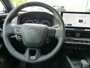 TOYOTA C-HR 1.8 VVT-i Hybrid Kamera PDC