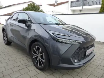 TOYOTA C-HR 1.8 VVT-i Hybrid Kamera PDC