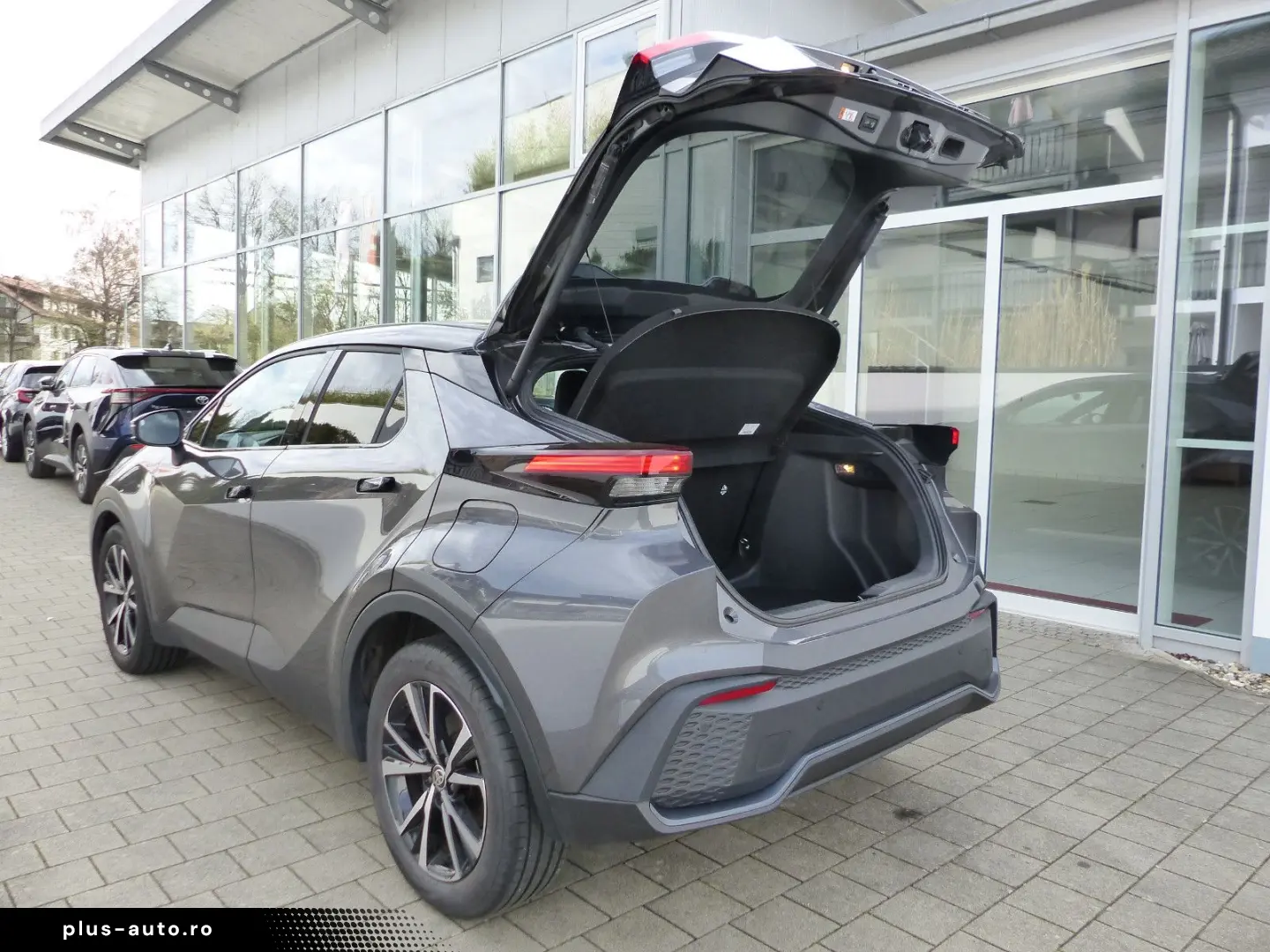 TOYOTA C-HR 1.8 VVT-i Hybrid Kamera PDC