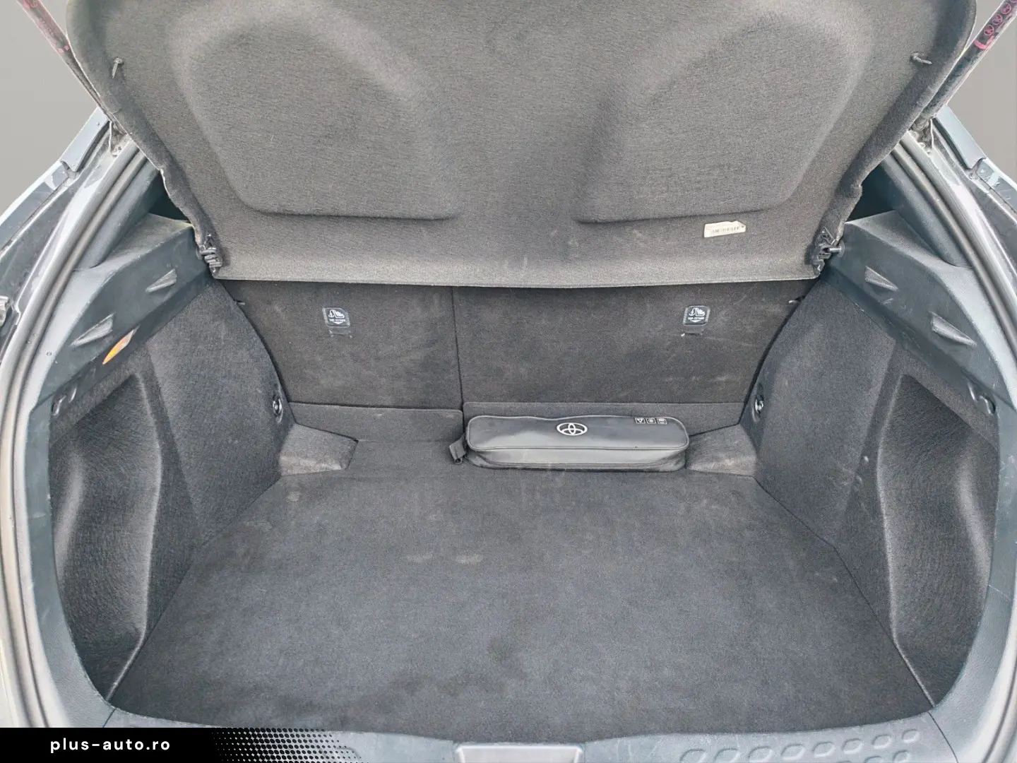 TOYOTA C-HR Hybrid C-ENTER