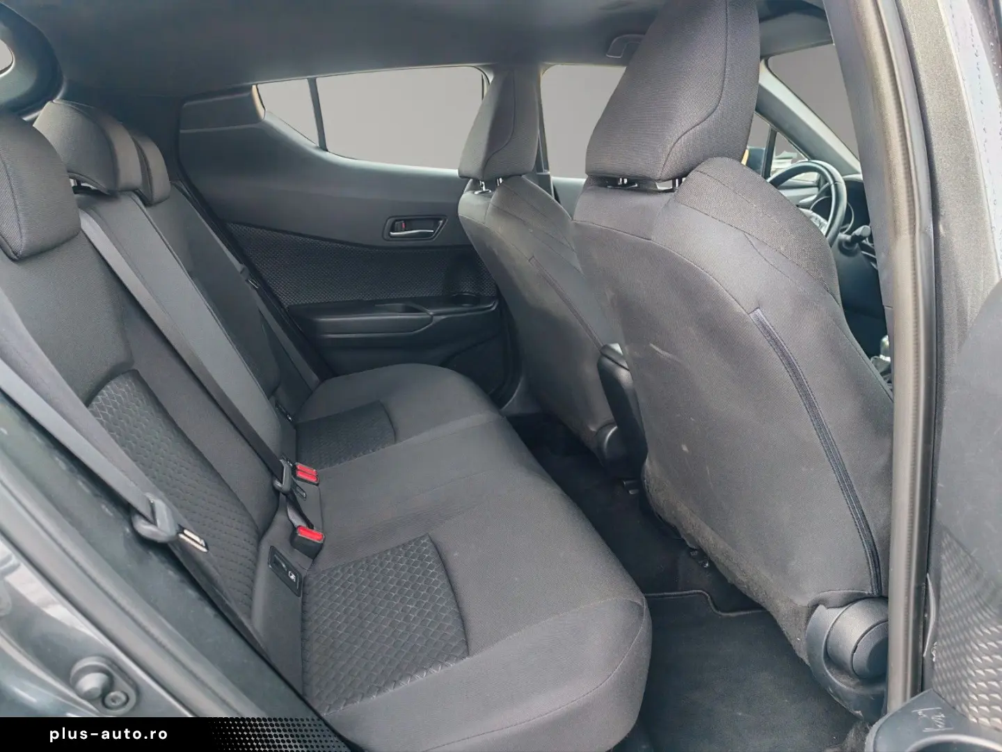 TOYOTA C-HR Hybrid C-ENTER