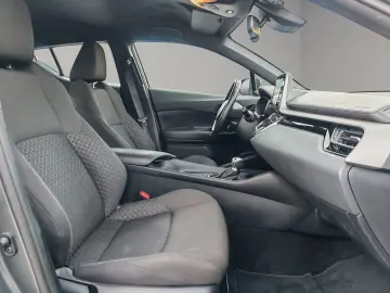 TOYOTA C-HR Hybrid C-ENTER