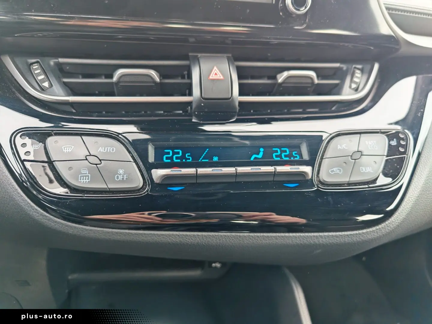 TOYOTA C-HR Hybrid C-ENTER