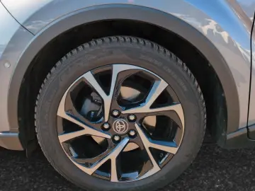 TOYOTA C-HR 2.0l Hybrid Team Deutschland