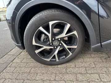 TOYOTA C-HR Hybrid Team D LED