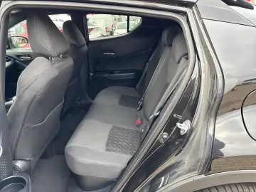 TOYOTA C-HR Hybrid Team D LED