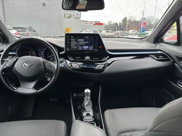 TOYOTA C-HR Hybrid Team D LED