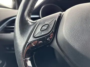 TOYOTA C-HR Hybrid Team D LED