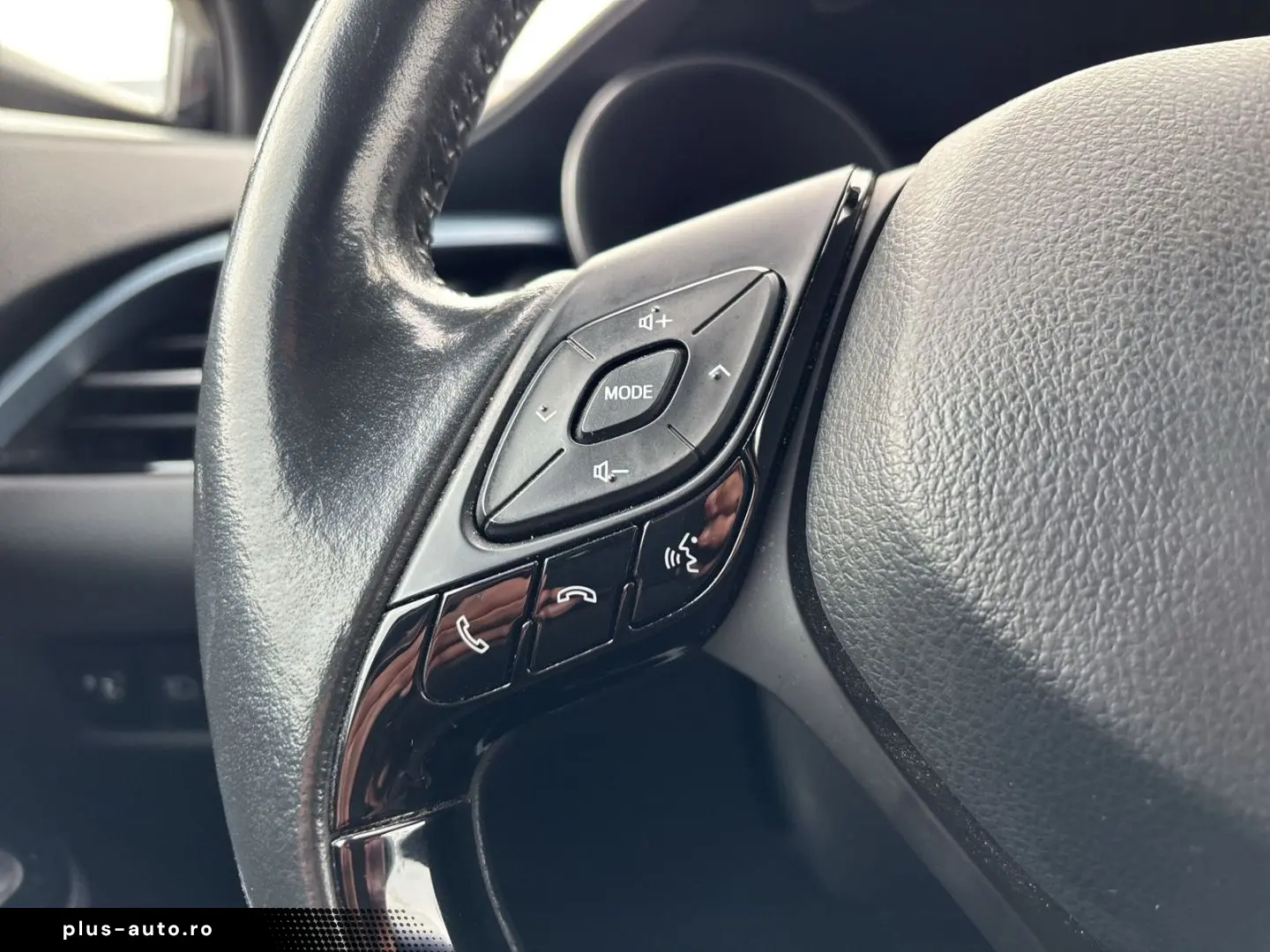 TOYOTA C-HR Hybrid Team D LED