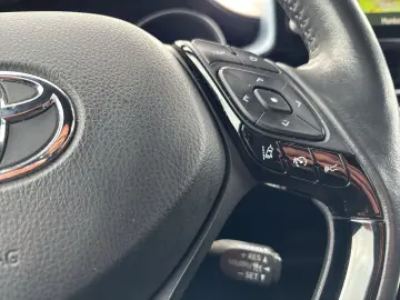 TOYOTA C-HR Hybrid Team D LED