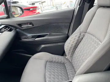 TOYOTA C-HR Hybrid Team D LED