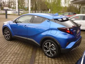 TOYOTA C-HR Hybrid 1.8 AT Team Deutschland