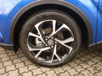 TOYOTA C-HR Hybrid 1.8 AT Team Deutschland