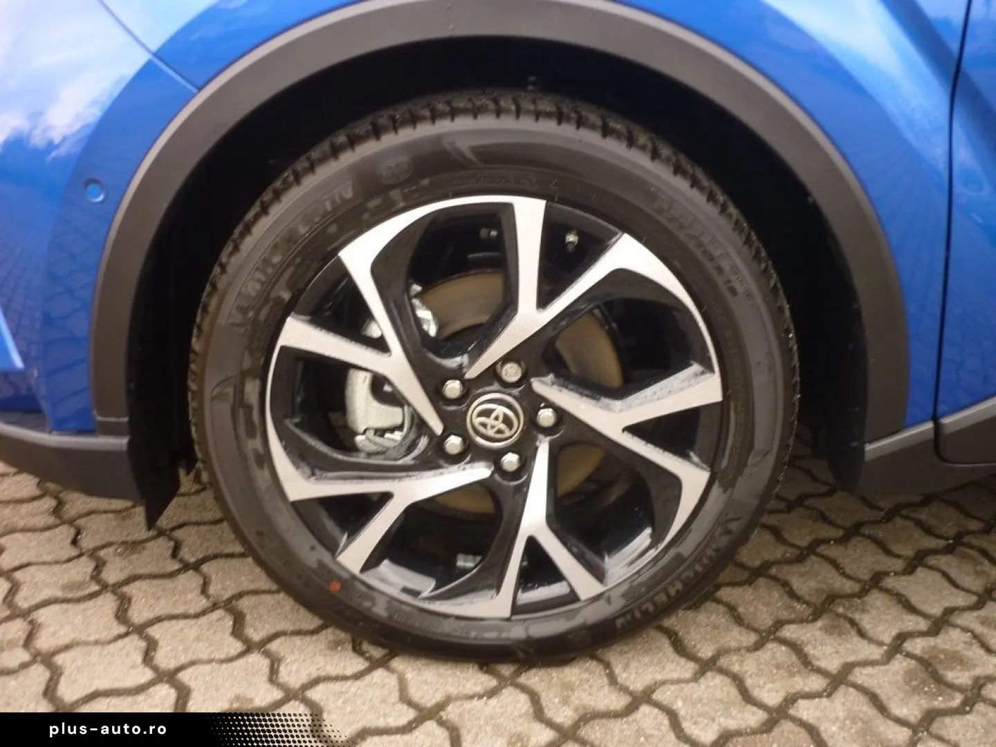 TOYOTA C-HR Hybrid 1.8 AT Team Deutschland