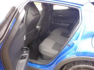 TOYOTA C-HR Hybrid 1.8 AT Team Deutschland