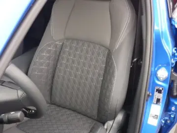 TOYOTA C-HR Hybrid 1.8 AT Team Deutschland