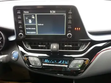 TOYOTA C-HR Hybrid 1.8 AT Team Deutschland