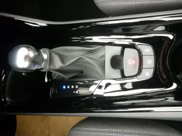 TOYOTA C-HR Hybrid 1.8 AT Team Deutschland