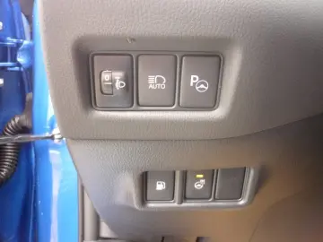 TOYOTA C-HR Hybrid 1.8 AT Team Deutschland