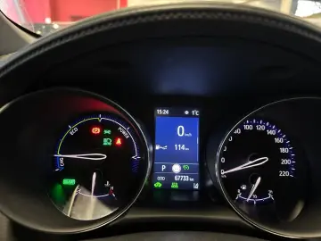 TOYOTA C-HR 2.0 Hybrid Team D  8-fach