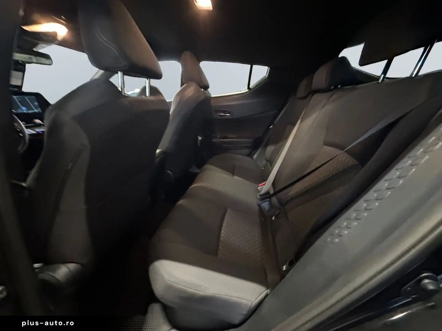 TOYOTA C-HR 2.0 Hybrid Team D  8-fach