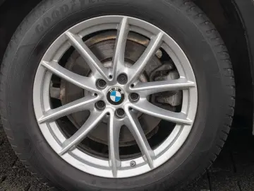 BMW X4 xDrive20d Advantage Aut. Navi Pano AHK Sitzhz