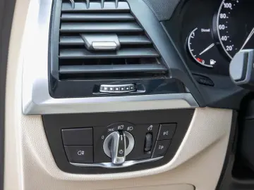 BMW X4 xDrive20d Advantage Aut. Navi Pano AHK Sitzhz