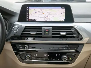 BMW X4 xDrive20d Advantage Aut. Navi Pano AHK Sitzhz