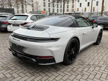 PORSCHE 992 Targa 4 GTS Keramik Lift €240'