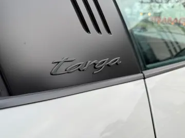 PORSCHE 992 Targa 4 GTS Keramik Lift €240'