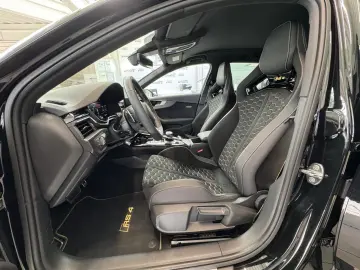 AUDI RS4 Avant 2.9TFSI 470PS quattro EDITION 25Years