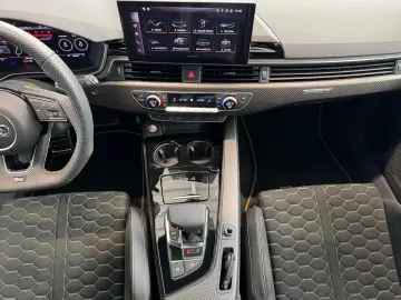 AUDI RS4 Avant 2.9TFSI 470PS quattro EDITION 25Years