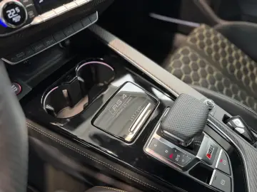 AUDI RS4 Avant 2.9TFSI 470PS quattro EDITION 25Years