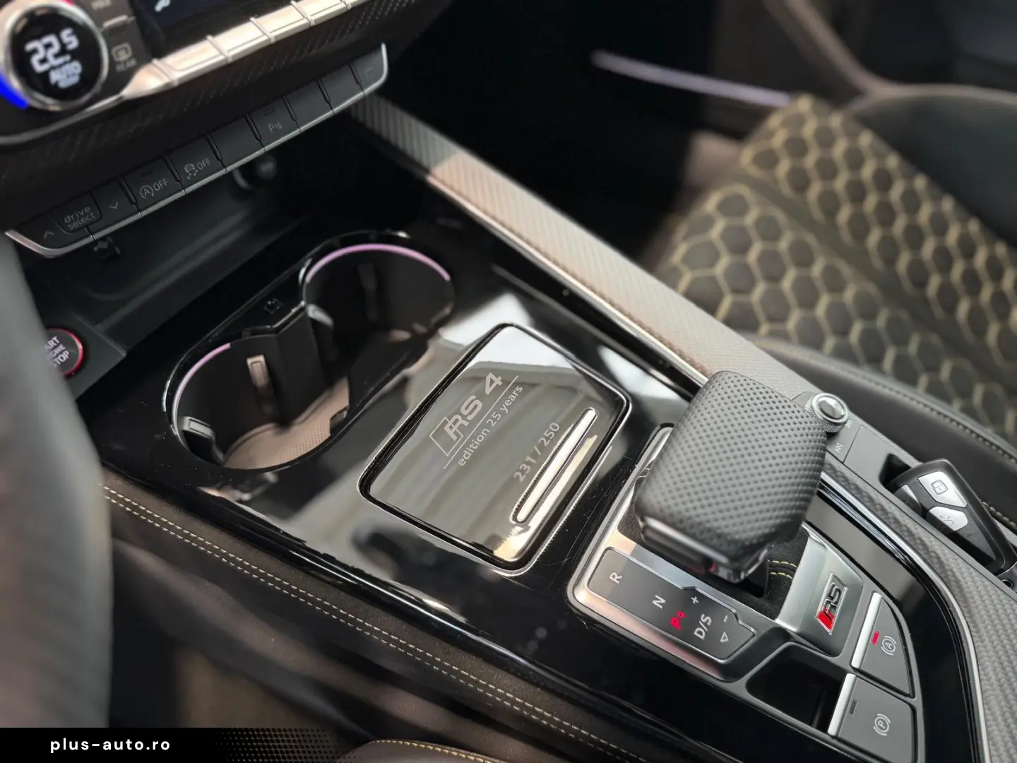 AUDI RS4 Avant 2.9TFSI 470PS quattro EDITION 25Years