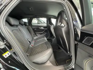 AUDI RS4 Avant 2.9TFSI 470PS quattro EDITION 25Years