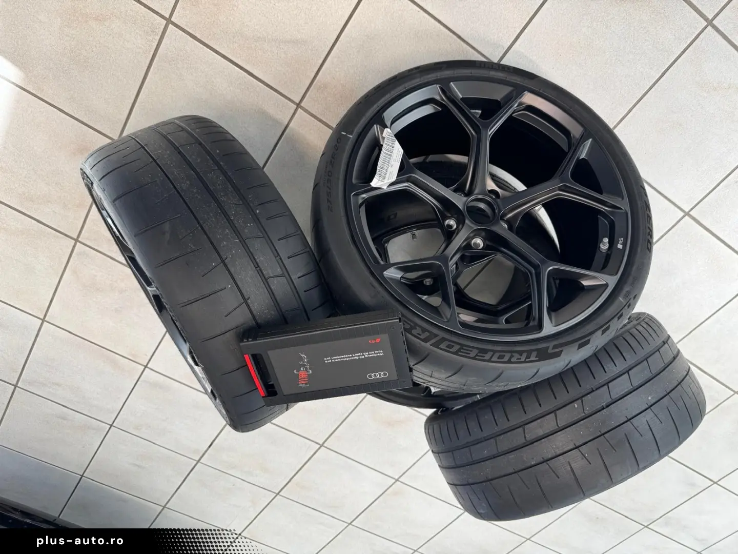 AUDI RS4 Avant 2.9TFSI 470PS quattro EDITION 25Years