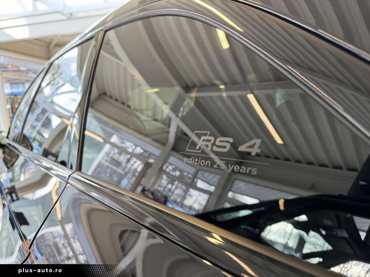 AUDI RS4 Avant 2.9TFSI 470PS quattro EDITION 25Years