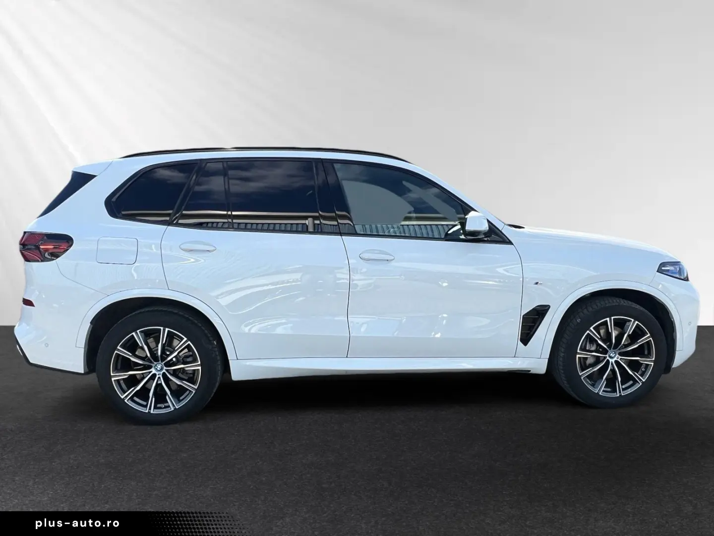 BMW X5 xDrive50e M Sport AHK Pano DAProf. Autobahnas