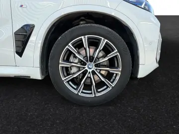 BMW X5 xDrive50e M Sport AHK Pano DAProf. Autobahnas