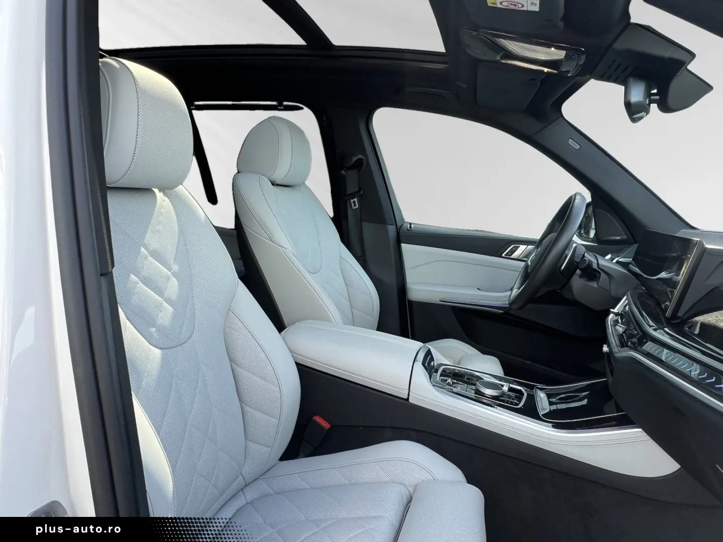 BMW X5 xDrive50e M Sport AHK Pano DAProf. Autobahnas