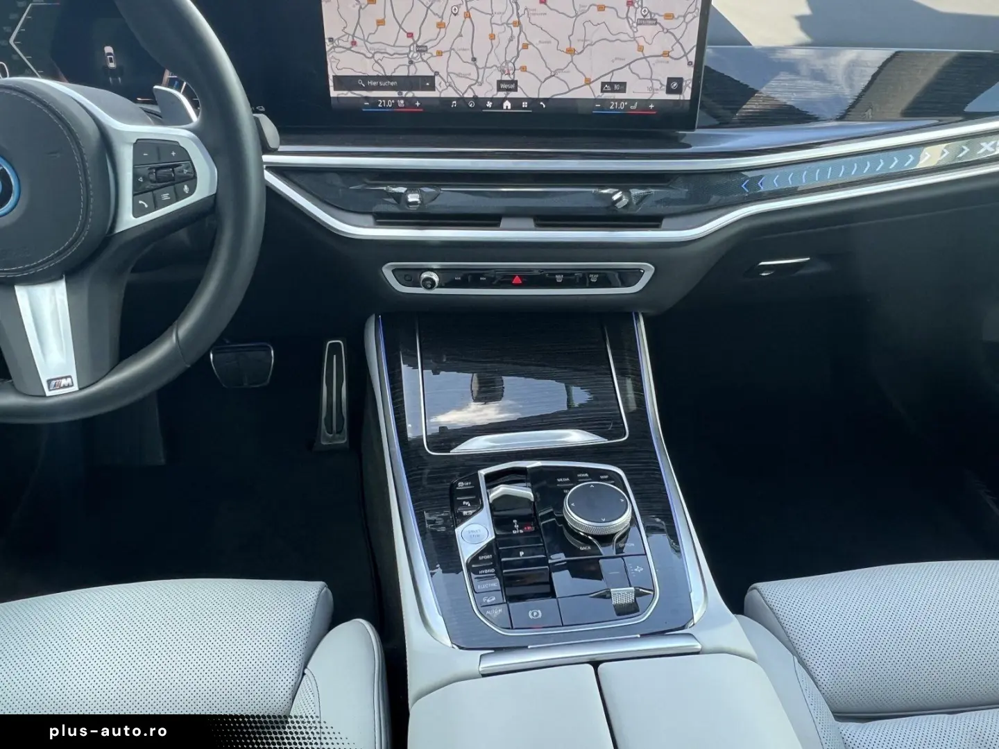 BMW X5 xDrive50e M Sport AHK Pano DAProf. Autobahnas