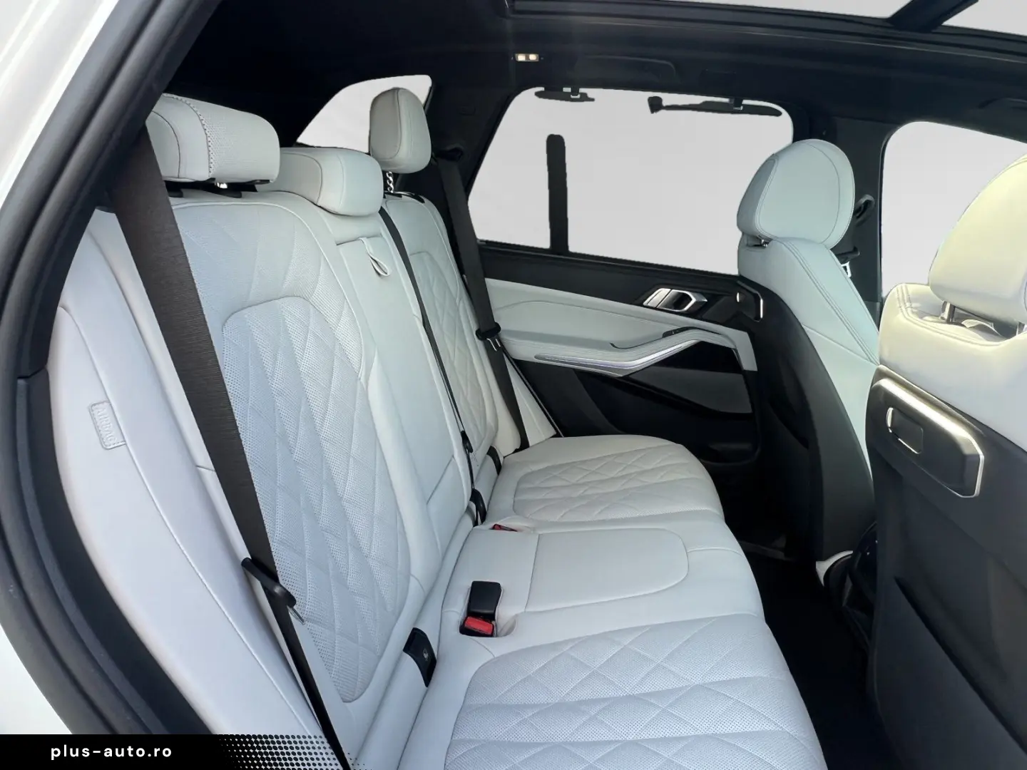 BMW X5 xDrive50e M Sport AHK Pano DAProf. Autobahnas