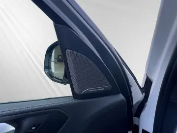 BMW X5 xDrive50e M Sport AHK Pano DAProf. Autobahnas