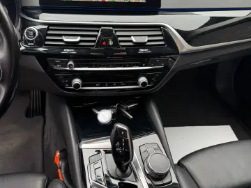 BMW 520 2017 11 2.0