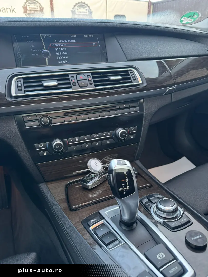 BMW Seria 7 2009 10 3.0