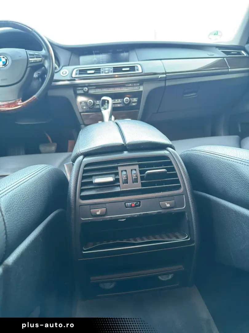 BMW Seria 7 2009 10 3.0