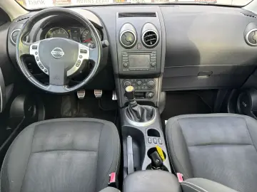 Nissan QASHQAI 2012