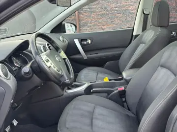 Nissan QASHQAI 2012
