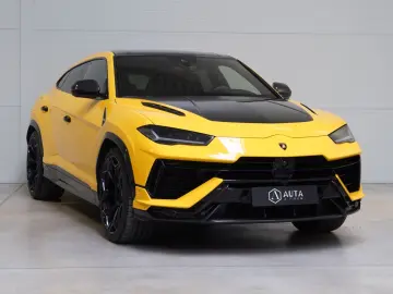 LAMBORGHINI Urus Performante