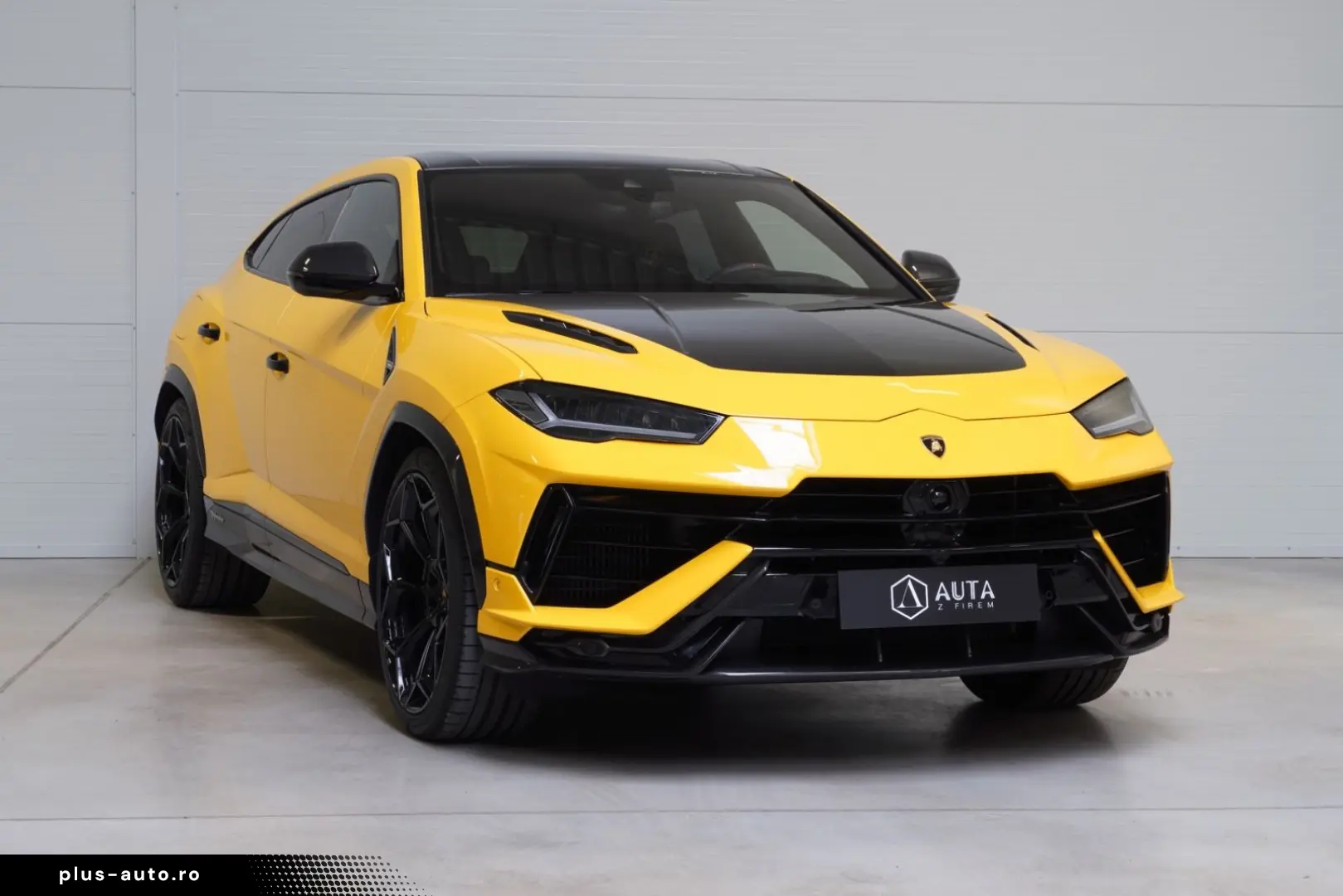LAMBORGHINI Urus Performante